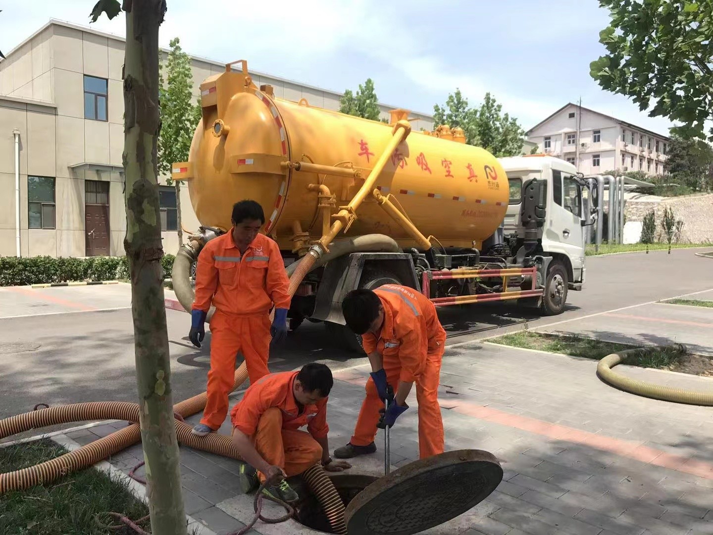 招远化粪池清理与5-8吨吸粪车施工效率分析